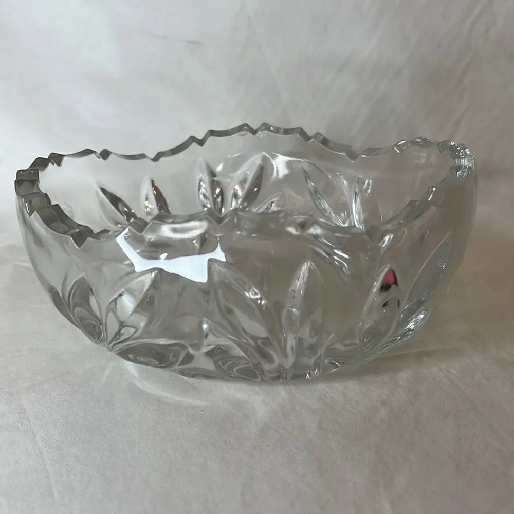 Crystal Serving Dining Trinket Vanity Dish Frosted Petal Leaf Starburst Design
